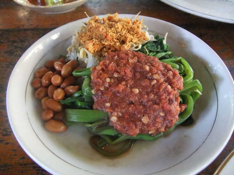 1200px-Pelecing_kangkung