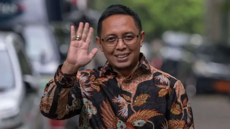 67de80a8d6538-kepala-kantor-komunikasi-kepresidenan-hasan-nasbi_1265_711