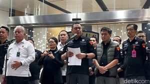 kejagung-tetapkan-tersangka-kasus-pengadaan-laptop-di-kemendikbudristek-1752590423481_169