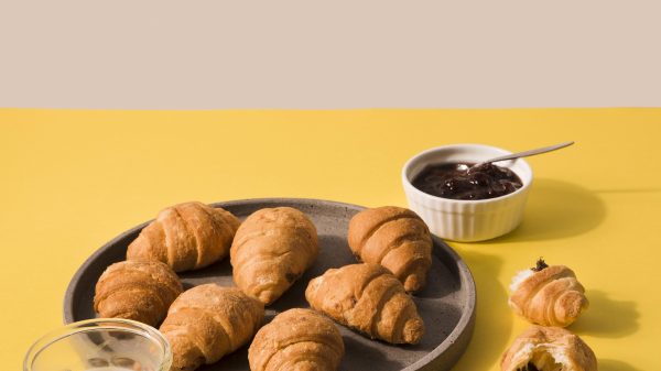 Croissant Roti Prancis: Kenapa Roti Lapis Ini Jadi Favorit Pecinta Pastry dan Viral di Indonesia?