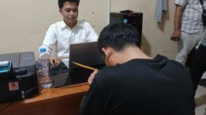 pelaku-pencabulan-saat-diamankan-polisi-1758532971061_169