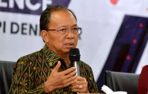 I Wayan Koster