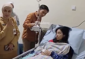 wanita di kendal 28 hari tak makan disamping jenazah ibunya