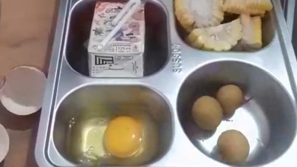 MBG di Cigemblong Lebak berisi telur dan jagung mentah (dok.istimewa)