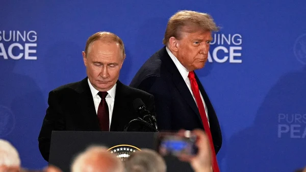 Vladimir Putin dan Donald Trump. - Hak cipta Jae C. Hong/Hak cipta 2025 The AP. Semua hak dilindungi undang-undang.