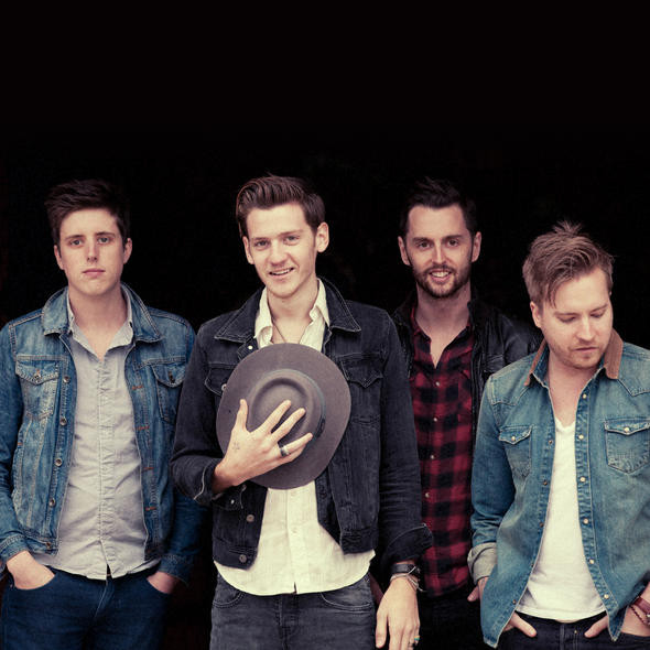 A Rocket To The Moon Band Grup musik yang sudah bubar pada 9 Mei 2013 lalu
