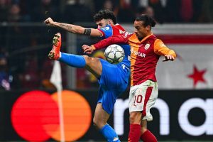 ISTANBUL TURKIYE   21 Januari Leroy Sane 10 dari Galatasaray beraksi melawan Matteo Ruggeri L dari Atletico Madrid selama pertandingan sepak bola pekan ke 7 Liga Champions UEFA antara Galatasaray dan Atletico Madrid di RAMS Park di Istanbul Turkiye pada 21 Januari 2026 Foto oleh Cem TekkesinogluAnadolu via Getty Images