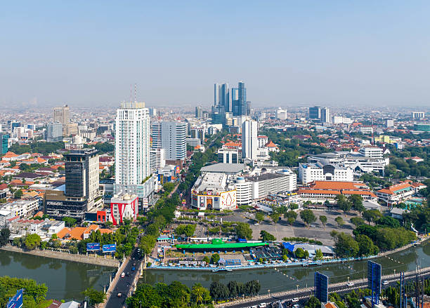 Landscape Perkotaan Surabaya Indonesia Foto iStockredtea