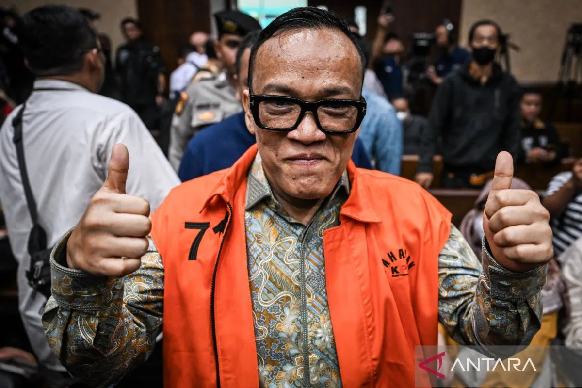 Terdakwa Immanuel Noel Ebenezer Gerungan mengaku telah menerima gratifikasi senilai Rp336 miliar selama menjabat sebagai Wakil Menteri Ketenagakerjaan periode 2024 2025 Foto Dok Antara