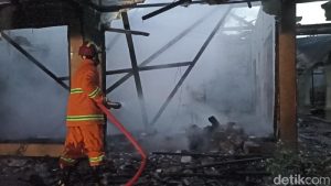 rumah-warga-tulungagung-dibakar-kekasih-1768108620234_169