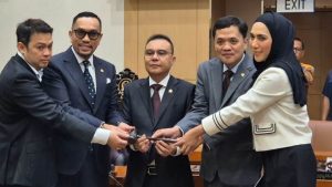 Wakil Ketua DPR Sufmi Dasco Ahmad melantik Ahmad Sahroni sebagai Wakil Ketua Komisi III Foto Dok DPR