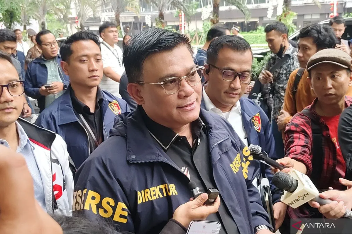 Direktur Tindak Pidana Ekonomi Khusus Dirtipideksus Brigjen Pol Ade Safri Simanjuntak memberikan keterangan pers di kawasan Jakarta Selatan Selasa 322026 ANTARANadia Putri Rahmani
