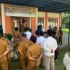  Kepala Pelaksana Badan Penanggulangan Bencana Daerah BPBD Provinsi Gorontalo Rusli W Nusi saat memimpin apel pagi Senin 222026 Apel tersebut diikuti seluruh pegawai Aparatur Sipil Negara ASN Outsorcing dan Tenaga IT BPBD Provinsi Gorontalo