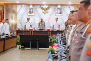 Pemerintah Provinsi Pemprov Banten bersama Kepolisian Daerah Polda Banten menggelar Rapat Koordinasi Rakor Kesiapan Memasuki Bulan Ramadan 2026 guna memastikan ketersediaan bahan pokok dan kondusivitas wilayah di Ruang Rapat Utama Rupatama Polda Banten Kota Serang Rabu 1822026Biro Adpimpro Banten