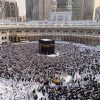 MEKAH ARAB SAUDI   4 JANUARI Para jamaah Muslim melaksanakan salat mengelilingi Kabah di dalam Masjid al Haram di Mekah Arab Saudi pada 4 Januari 2026 Dianggap sebagai situs tersuci dalam Islam dan kiblat bagi umat Muslim di seluruh dunia Masjid al Haram dan Kabah telah dibangun kembali sebagian atau seluruhnya di berbagai periode sejarah sejak zaman Nabi Ibrahim dan Nabi Ismail Dengan area salat yang luas baik terbuka maupun tertutup masjid ini menyambut pengunjung dari seluruh dunia sepanjang tahun Foto oleh Ismael Adnan YaqoobAnadolu via Getty Images