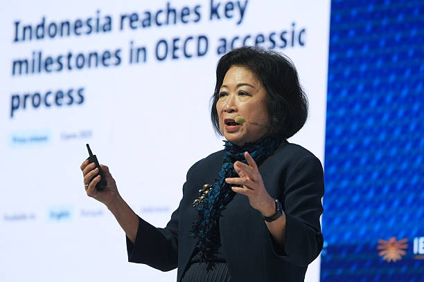 Mari Elka Pangestu penasihat Presiden Prabowo Subianto bidang perdagangan internasional dan kerja sama multilateral berbicara selama KTT Ekonomi Indonesia di Jakarta Indonesia pada Selasa 3 Februari 2026 KTT ini akan berlanjut hingga 4 Februari Fotografer Dimas ArdianBloomberg via Getty Images