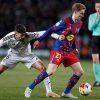 ALBACETE SPANYOL   3 FEBRUARI LR Antonio Pacheco dari Albacete Balompie Frenkie de Jong dari FC Barcelona selama pertandingan Copa del Rey Spanyol antara Albacete Balompie SAD v FC Barcelona di Estadio Municipal Carlos Belmonte pada 3 Februari 2026 di Albacete Spanyol Foto oleh Maria Gracia JimenezSoccratesGetty Images