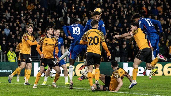 HULL INGGRIS   13 Februari Andrey Santos dari Chelsea menyundul bola ke gawang selama pertandingan putaran keempat Piala FA Emirates antara Hull City dan Chelsea pada 13 Februari 2026 di Hull Inggris Foto oleh Andrew Kearns   CameraSport via Getty Images