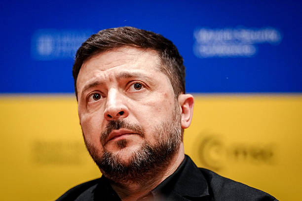 14 Februari 2026, Bavaria, Munich: Volodymyr Zelensky, Presiden Ukraina, memberikan konferensi pers pada Konferensi Keamanan Munich (MSC) ke-62. Lebih dari 60 kepala negara dan pemerintahan diperkirakan akan menghadiri pertemuan para ahli kebijakan keamanan terpenting di dunia, lebih banyak dari sebelumnya. Foto: Kay Nietfeld/dpa (Foto oleh Kay Nietfeld/picture alliance via Getty Images)