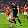 ISTANBUL TURKI   17 Februari Kiri Noa Lang dari Galatasaray AS Manuel Locatelli dari Juventus FC selama pertandingan Liga Champions UEFA antara Galatasaray vs Juventus di Stadion Turk Telekom pada 17 Februari 2026 di Istanbul Turki Foto oleh Gerrit van KeulenSoccratesGetty Images