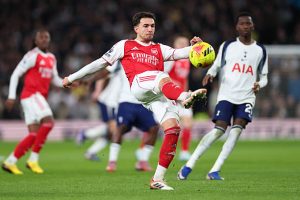 LONDON, INGGRIS - 22 Februari: Martin Zubimendi dari Arsenal selama pertandingan Liga Premier antara Tottenham Hotspur dan Arsenal di Stadion Tottenham Hotspur pada 22 Februari 2026 di London, Inggris. (Foto oleh Marc Atkins/Getty Images)