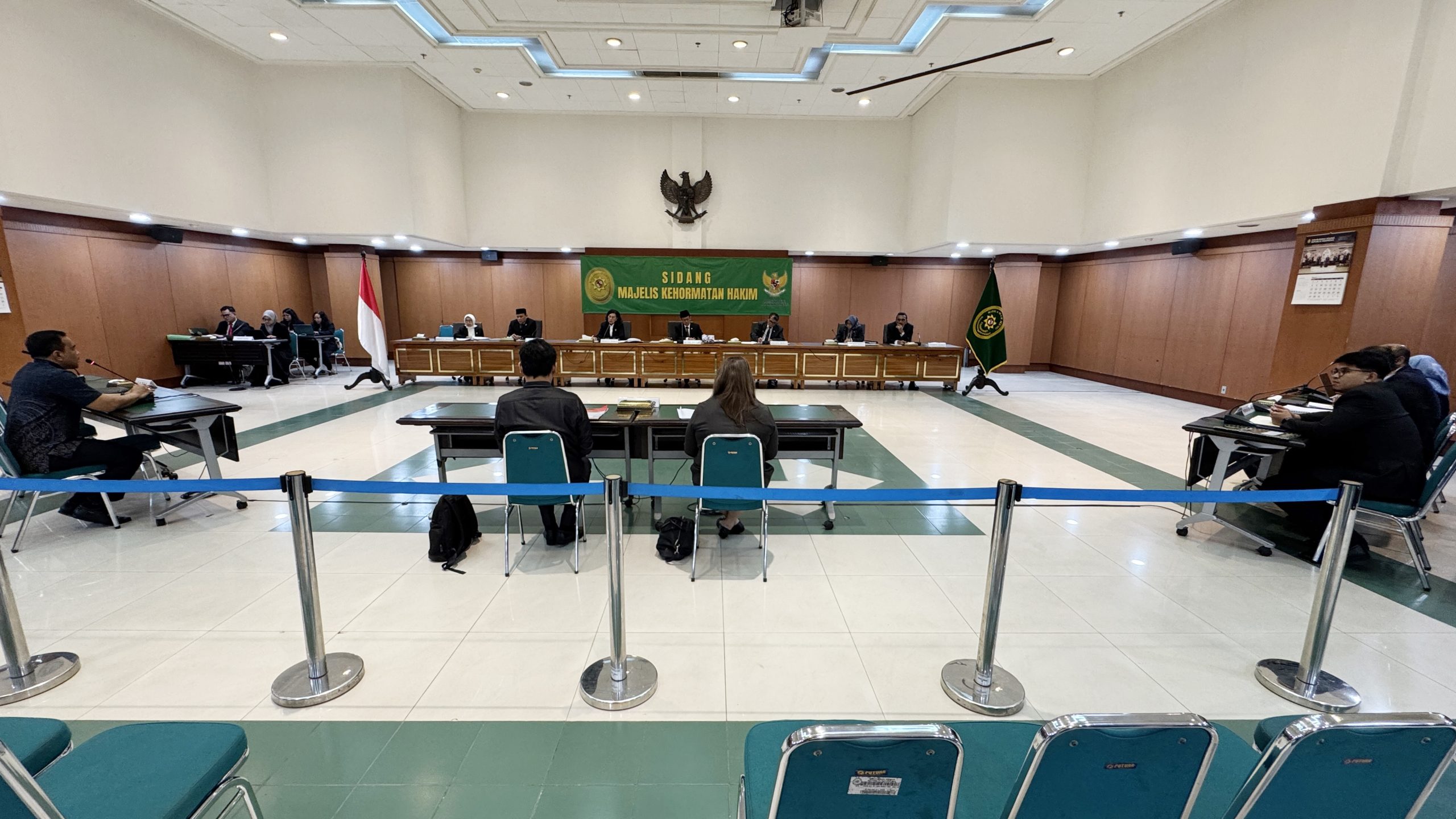 Komisi Yudisial (KY) bersama Mahkamah Agung (MA) menjatuhkan sanksi berat kepada dua hakim yang terbukti melanggar Kode Etik dan Pedoman Perilaku Hakim (KEPPH). (Foto: Dok KY)