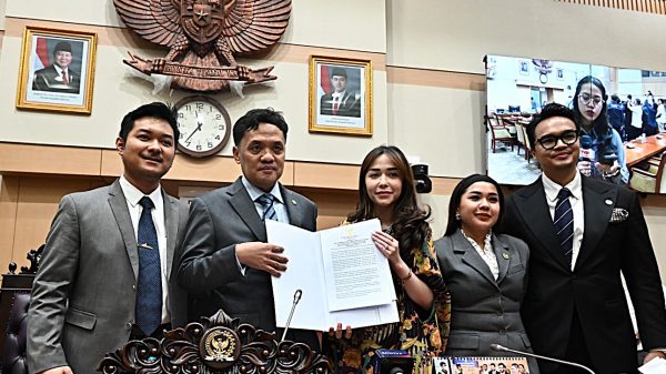 Ketua Komisi III DPR RI Habiburokhman usai memimpin RDPU Komisi III DPR RI dengan Nabilah OBrien beserta kuasa hukumnya di Gedung Nusantara II Senayan Jakarta Senin 932026