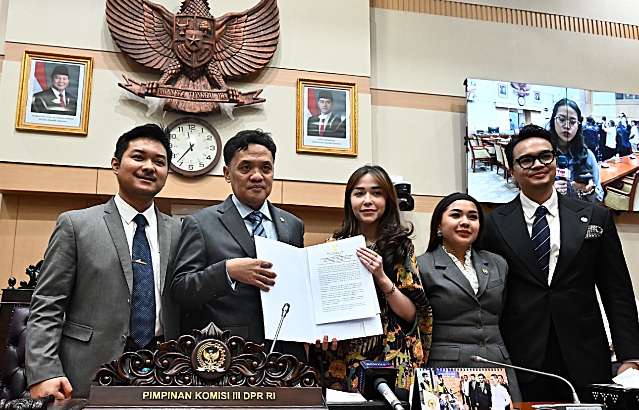 Ketua Komisi III DPR RI Habiburokhman usai memimpin RDPU Komisi III DPR RI dengan Nabilah OBrien beserta kuasa hukumnya di Gedung Nusantara II Senayan Jakarta Senin 932026
