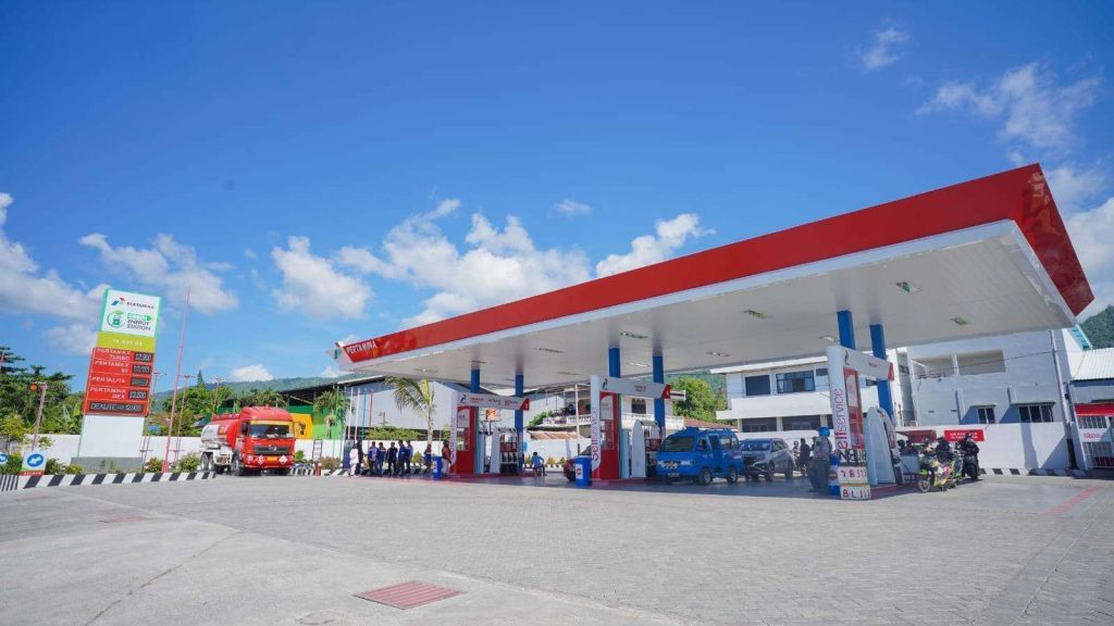 Aktivitas kendaraan mengisi bahan bakar SPBU Pertamina di Makassar Sulawesi Selatan Foto DokPT Pertamina Patra Niaga 