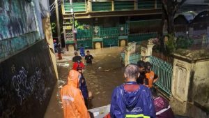banjir-di-caracas-jaktim-saat-lebaran-2026-1774111218135_169