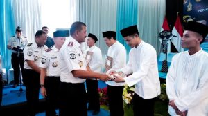dirjenpas-kemenimipas-mashudi-menyerahkan-remisi-dan-pengurangan-masa-pidana-khusus-kepada-warga-binaan-dan-anak-binaan-beraga-1774073579060_169