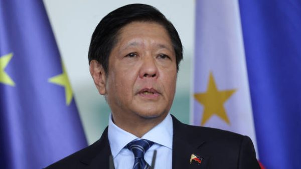 BERLIN JERMAN   12 Maret Presiden Filipina Ferdinand Marcos Jr berbicara kepada media setelah pembicaraan dengan Kanselir Jerman Olaf Scholz di Kantor Kanselir pada 12 Maret 2024 di Berlin Jerman Scholz menerima beberapa pemimpin Asia Tenggara minggu ini termasuk juga dari Thailand dan Malaysia Meningkatnya pengaruh Tiongkok di kawasan ini menjadi salah satu topik pertemuan Foto oleh Sean GallupGetty Images