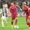 ROMA, ITALIA - 1 Maret: Mehmet Celik (C) dari AS Roma beraksi selama pertandingan sepak bola Serie A antara AS Roma dan Juventus FC di Stadio Olimpico pada 1 Maret 2026 di Roma, Italia. (Foto oleh Claudio Pasquazi/Anadolu via Getty Images)