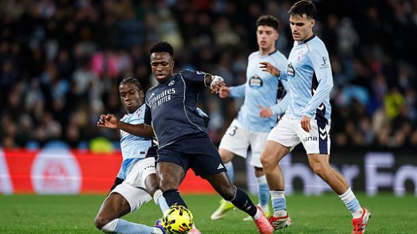 VIGO SPANYOL   06 MARET Vinicius Junior dari Real Madrid mengontrol bola selama pertandingan LaLiga EA Sports antara RC Celta de Vigo dan Real Madrid CF di Estadio Abanca Balaidos pada 06 Maret 2026 di Vigo Spanyol Foto oleh Antonio VillalbaReal Madrid melalui Getty Images