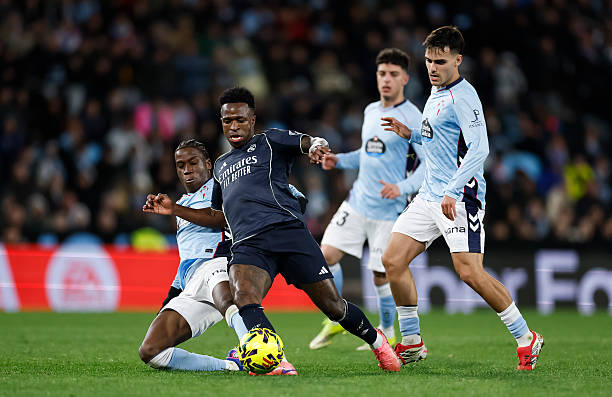 VIGO SPANYOL   06 MARET Vinicius Junior dari Real Madrid mengontrol bola selama pertandingan LaLiga EA Sports antara RC Celta de Vigo dan Real Madrid CF di Estadio Abanca Balaidos pada 06 Maret 2026 di Vigo Spanyol Foto oleh Antonio VillalbaReal Madrid melalui Getty Images
