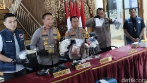 konferensi-pers-jaringan-pengedaran-narkoba-di-mapolrestabes-semarang-kecamatan-semarang-jumat-2032026-1774008815224_169