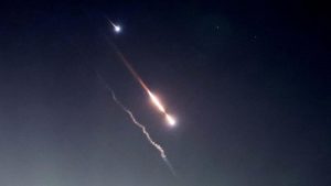 potret-iran-hujani-israel-dengan-rudal-2_169