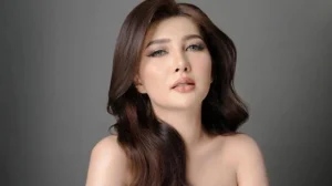 Finalis Putri Indonesia Jeni Rahmadial Fitri
