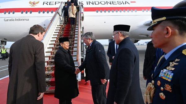 Presiden Republik Indonesia, Prabowo Subianto, tiba di Bandara Vnukovo-2, Moskow, Federasi Rusia, Senin (13/4/2026). (BPMI Setpres)