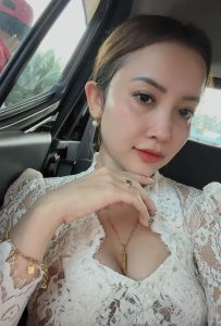 Selebgram Kadek Komala Sari. Foto: Dok. Facebook