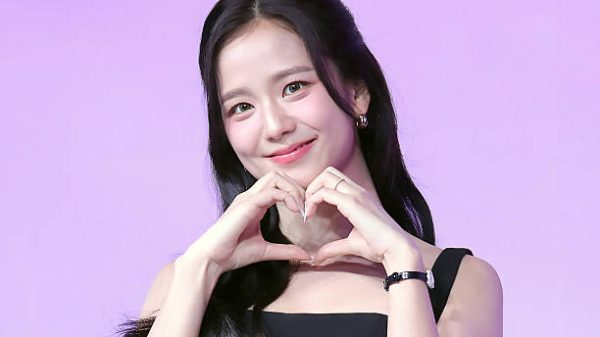 SEOUL KOREA SELATAN   26 Februari Jisoo BLACKPINK menghadiri konferensi pers untuk Monthly Boyfriend di JW Marriott Dongdaemun Square Seoul pada 26 Februari 2026 di Seoul Korea Selatan Foto oleh HLLImazins via Getty Images