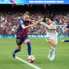 Caroline Graham Hansen dan Yasmim Assis Ribeiro bermain selama pertandingan antara FC Barcelona Femeni dan Real Madrid Femenino leg kedua perempat final Liga Champions Wanita UEFA di Spotify Camp Nou di Barcelona ​​Spanyol pada 2 April 2026 Foto oleh Joan VallsUrbanandsportNurPhoto via Getty Images