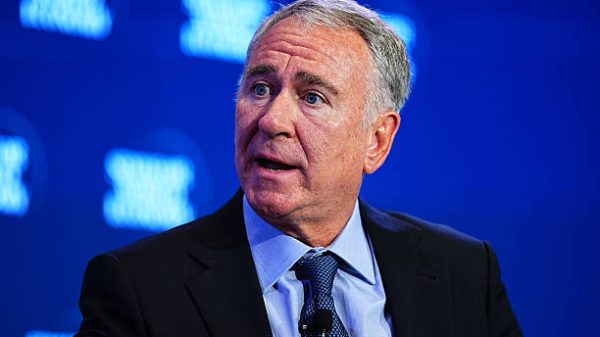 Ken Griffin, kepala eksekutif Citadel Advisors LLC, di KTT Ekonomi Dunia Semafor selama pertemuan Musim Semi Dana Moneter Internasional (IMF) dan Bank Dunia di Washington, DC, AS, pada hari Selasa, 14 April 2026. Dana Moneter Internasional menurunkan proyeksi pertumbuhan untuk tahun ini setelah perang di Timur Tengah memicu guncangan minyak besar dan memasukkan kemungkinan penurunan jika konflik berlanjut dan infrastruktur energi rusak parah. Fotografer: Aaron Schwartz/Bloomberg via Getty Images