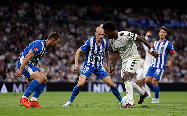 MADRID, SPANYOL - 21 APRIL: Vini Jr., pemain Real Madrid, beraksi selama pertandingan LaLiga EA Sports antara Real Madrid CF dan Deportivo Alaves di Estadio Santiago Bernabeu pada 21 April 2026 di Madrid, Spanyol. (Foto oleh David S. Bustamante/Real Madrid via Getty Images)