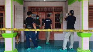 polisi-saat-melakukan-olah-tkp-dugaan-pembunuhan-di-subang-1776341119336_169