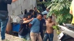 satres-narkoba-polres-oku-timur-gerebek-rumah-bandar-narkoba-1775375337194_169