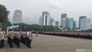 sebanyak-24980-personel-gabungan-disiagakan-untuk-mengamankan-kegiatan-peringatan-hari-buruh-internasional-may-day-2026-di-mon-1777549119997_169