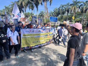 buruh-indomaret-demo-di-pik-adhfardetikcom-1779764761339