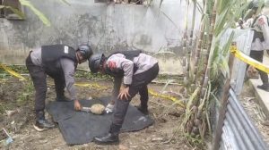 tim-jibom-saat-hendak-mengevakuasi-ranjau-darat-di-lahan-warga-di-langkat-sumut-untuk-selanjutnya-dimusnahkan-dok-polres-langk-1777717595628_169
