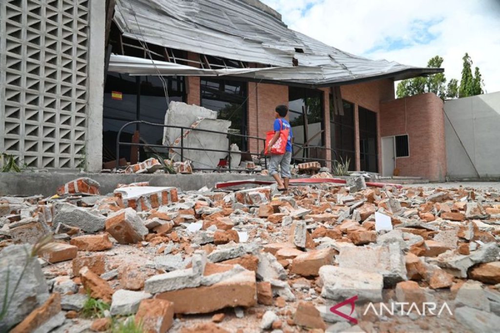 Dampak-gempa-bumi-di-Palu-160626-bmz-6_1